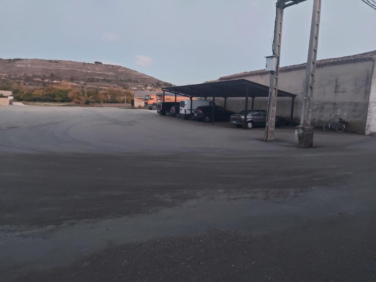 Hostal Linares Villanueva de Argaño Εξωτερικό φωτογραφία
