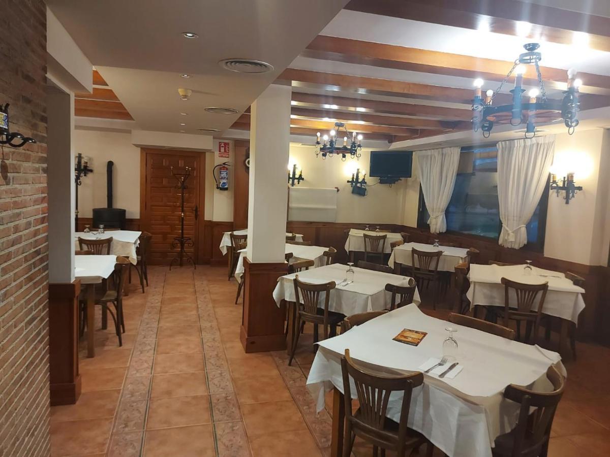 Hostal Linares Villanueva de Argaño Εξωτερικό φωτογραφία